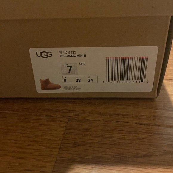 Ugg Classic Minis-size 7 - Picture 5 of 8